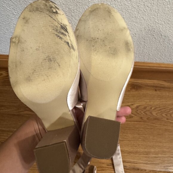 pretty rose goldish cream Just Fab heels. US size 7 - Picture 2 of 4
